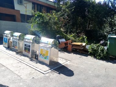 pubele prea aproape de bloc